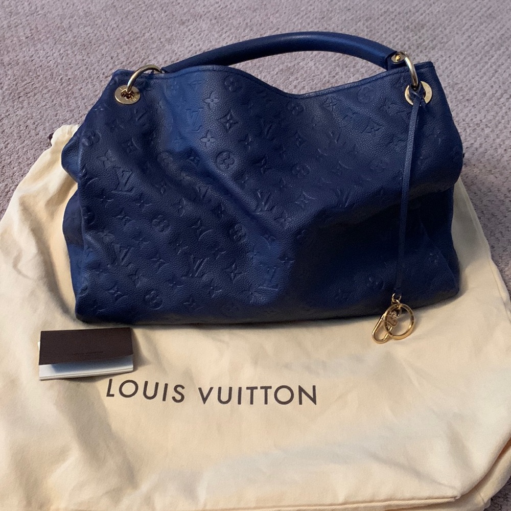 Louis Vuitton navy blue artsy MM